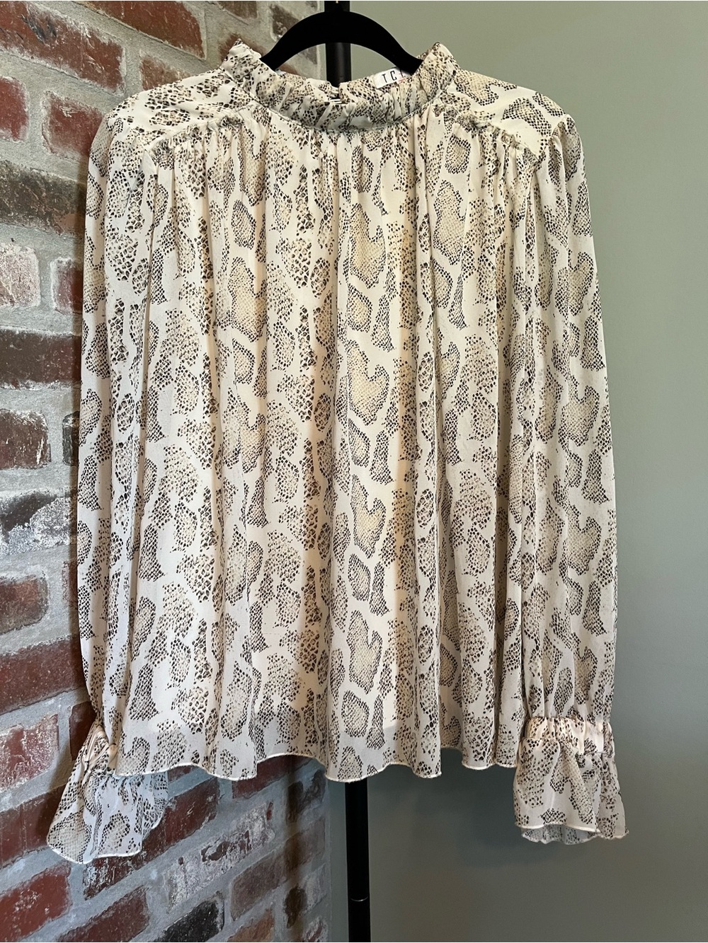 TCEC Snake skin ruffled blouse | size medium